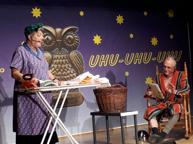 . . . . . Das  Ehekarussell . . . .