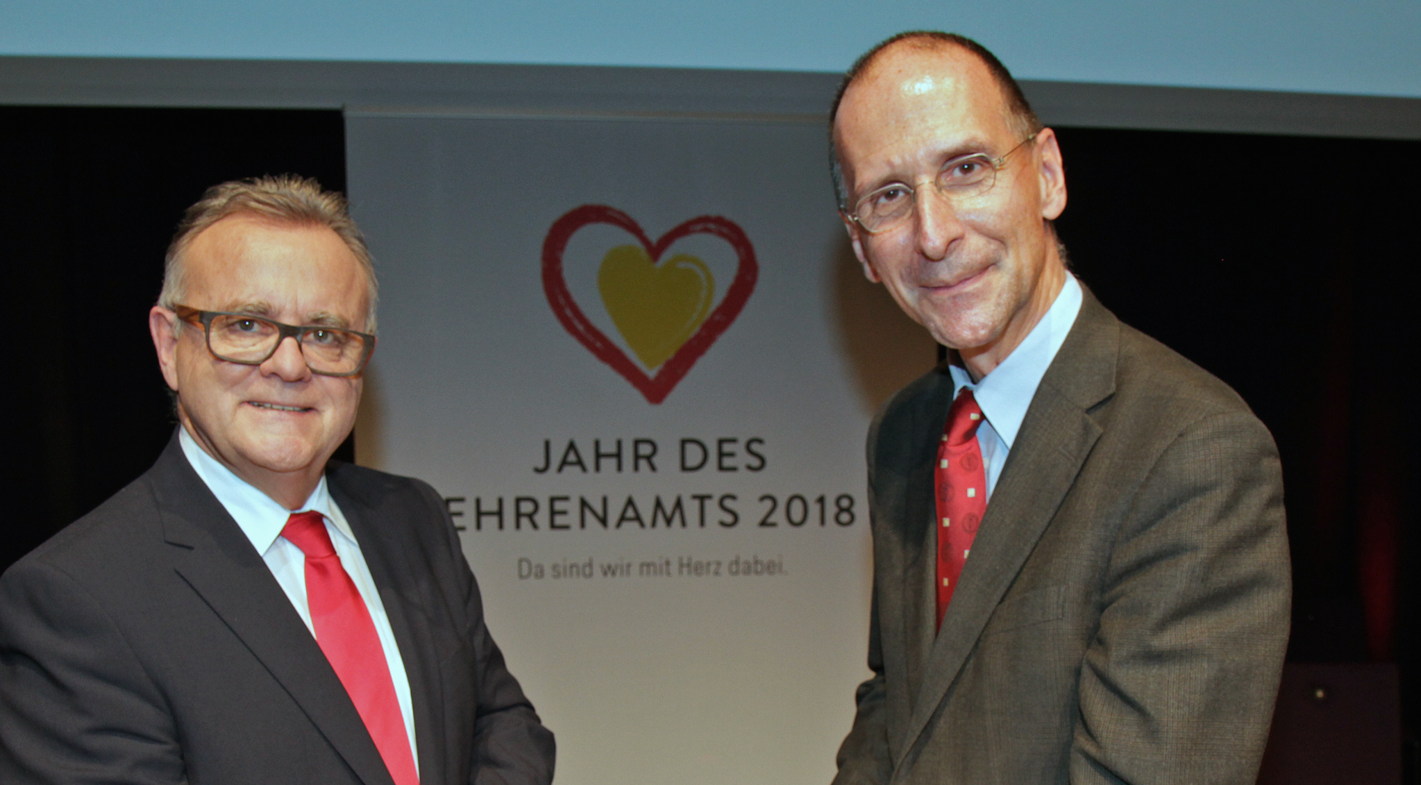 LH Hans Niessl und Politologe Peter Filzmaier lobten die Ehrenamtlichen.