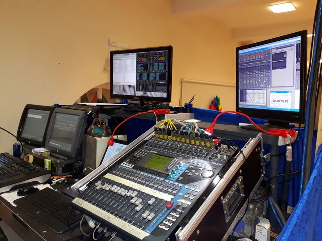 ... Ton- & Licht-Regietisch ...