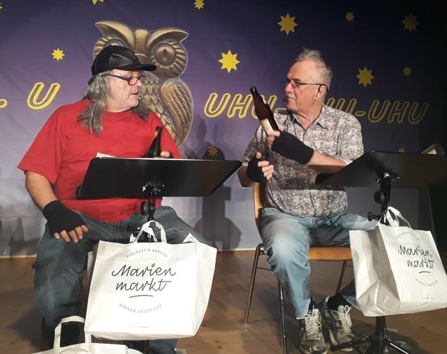 . . . .  Die beiden Sandler . . . .