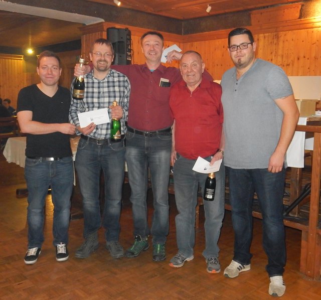 Nußbaumer Mario, Gsöllpointner Andreas (2. Platz), Hochpöchler Martin (1. Platz), Priewasser Dieter (3. Platz) und Kopeter Alex (v. li.). | Foto: SV Reichraming