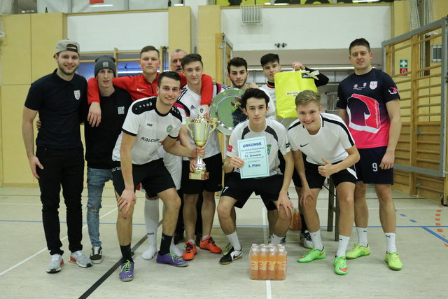 Siegerteam "FC Brazzers" mit den beiden Organisatoren Daniel Fabian und Daniel Hechtl sowie SC Stainz Obmann Kurt Moser