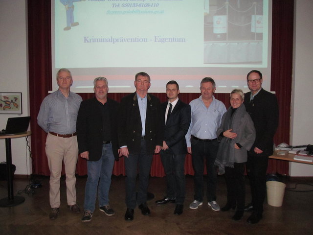 V.l.: Karl Pichler, Thomas Golob, Reinhard Bierbauer, Christopher Krieger, Karl Körbler, Claudia Pronegg und Werner Zuschnegg.