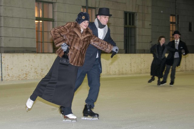 Rundtanzcorso am Wiener Eislaufverein