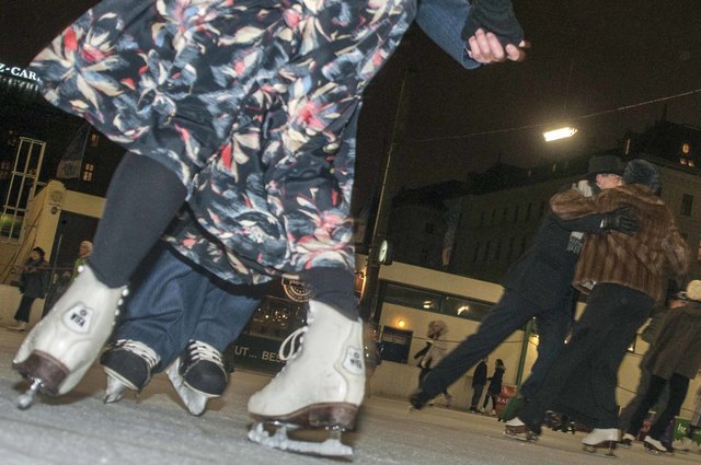 Rundtanzcorso am Wiener Eislaufverein