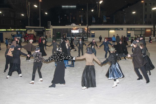 Der beliebte Kreiswalzer auf der Eisfläche.