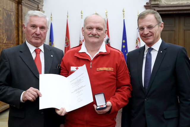 Auszeichnung für Charles Pickering | Foto: Land OÖ/Denise Stinglmayr