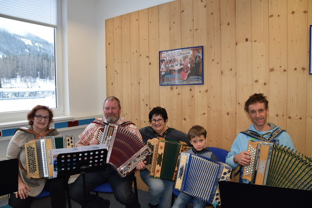 „Jung und Alt“ hatten sehr viel Spaß bei den Harmonika-Start-Tagen 2018“ und erste Erfolge auf der Steirischen. | Foto: Michlbauer