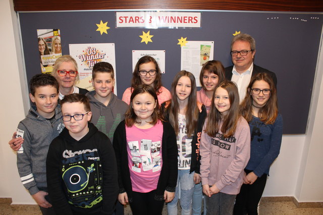 MS Friedburg: Die Schwerpunkte liegen auf den Bereichen "Leistungsförderung", "Leseförderung" und "Inklusion". Besonderes Augenmerk wird auf das Schulklima, Wertschätzung, Gewaltfreiheit, Individualisierung und Bewegung gelegt. Es gibt keine Pausenglocke. Die Schüler achten eigenverantwortlich selbst auf die Uhrzeit und sind so pünktlicher. Direktor Wolfgang Schwaiger: "Wir wollen nicht nur fordern, sondern ein Klima schaffen, das Leistung überhaupt erst möglich macht.“ | Foto: Ebner