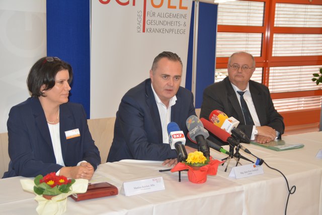 Direktorin Martina Reicher wurde von LR Hans Peter Doskozil und Krages-GF Karl Helm vorgestellt.
