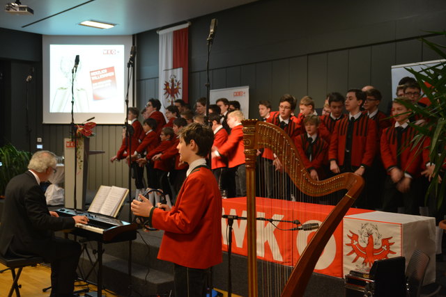 Chor mit Choreographie – die Wiltener Sängerknaben