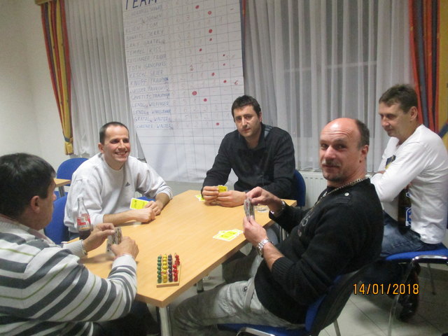 Reinhard Winkelbauer (2.v.l.) und Peter Lendl (2.v.r.) gewannen sowohl das erste Halbfinale gegen Christian Glavanich (links) und Andreas Bugnits (Mitte) als auch das zweite. | Foto: Feuerwehr Kulm