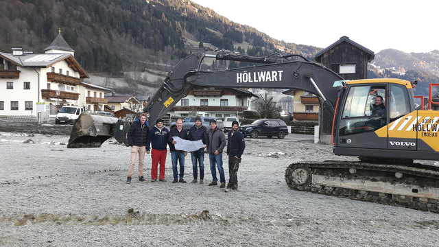 Im Bild von links beim Spatenstich: Michael Clee, Özgür Öztürk, Bgm. Johann Fleißner, Christoph Kössner, DI Georg Hinterleitner, Simon Reichholf, Josef Höllwart. | Foto: Gde. Goldegg