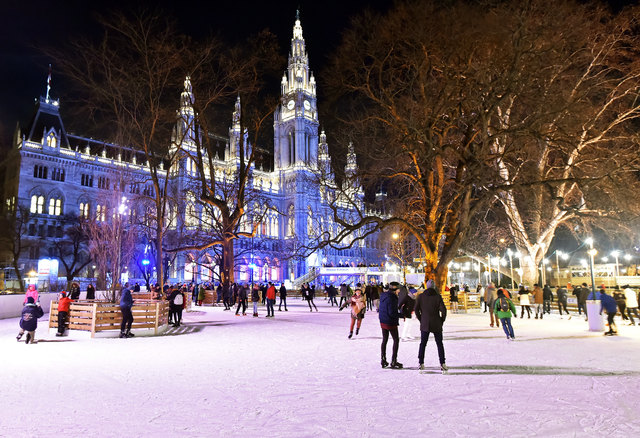Ob Könner oder Anfänger: Der Wiener Eistraum lädt zum fantastischen Eislauf-Vergnügen mitten in der Stadt ein. | Foto: stadt wien marketing/Jobst