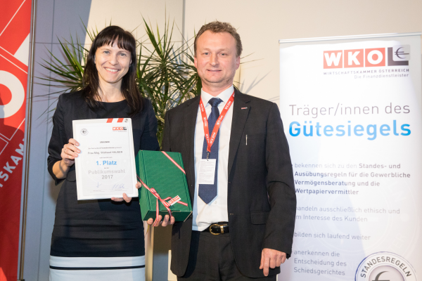 Waltraud Hauser und Michael Holzer (Obmann der Fachgruppe Finanzdienstleister Niederösterreich).