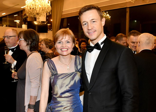 Bezirksvorsteherin Silke Kobald und Bundesminister  Gernot Blümel