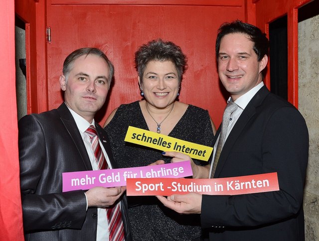 Ballvergnügen über Parteigrenzen hinaus: Rene Ruppnig, Beatrice Kuglitsch, Bürgermeister Ronny Rull