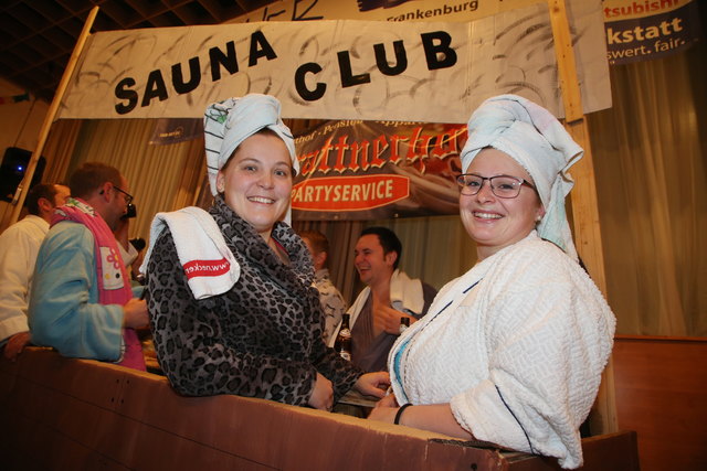 Manuela und Sonja aus Frankenburg