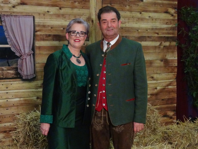 Petra und Horst Videcnik in fescher Tracht.
