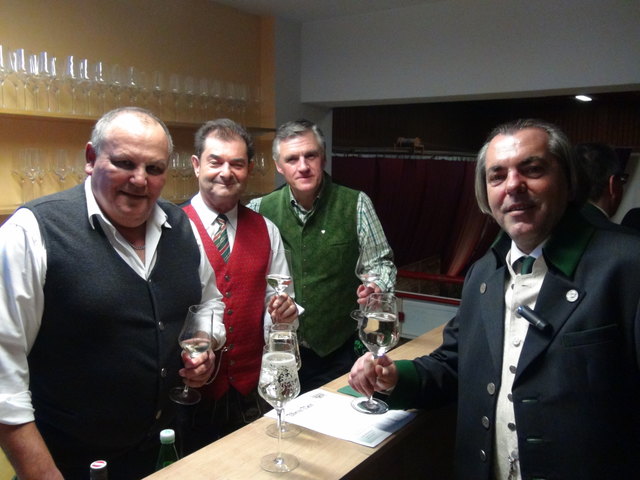 Der Weinstand der Weinfreunde Wagna.