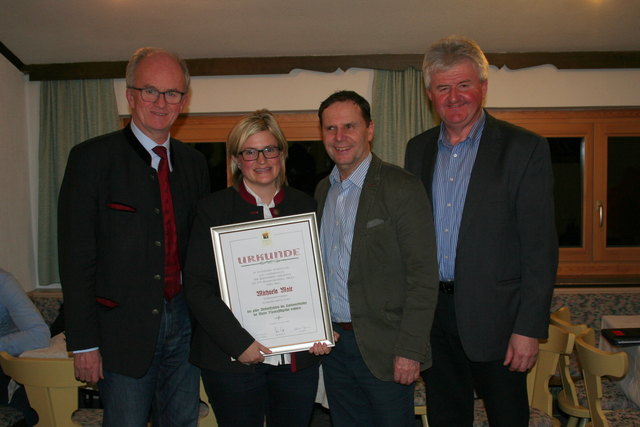 Landesfinanzreferent Markus Schlenck, Michaela Mair, Bezirkskapellmeister Reinhard Zimmermann, Bezirksobmann Ernst Tanzer | Foto: WiSt