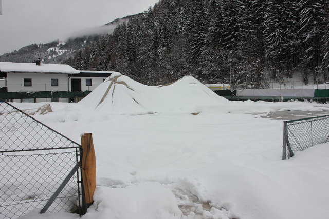 Blick von der Terrasse des Cafes zu den Plätzen wo einst die Traglufthülle stand