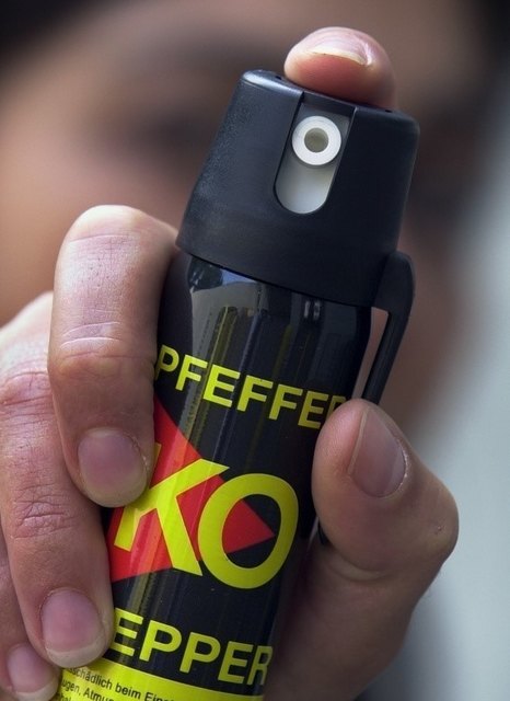 Die Täter gingen mit Pfefferspray auf den 84-Jährigen los. | Foto: Woche