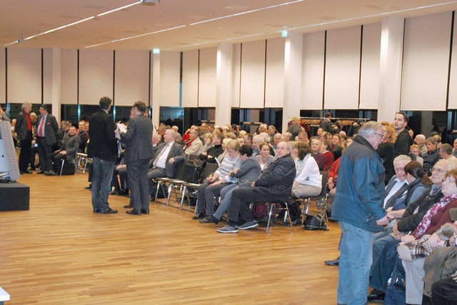 Großer Andrang bei der Bürgerversammlung im FH-Campus in Favoriten.