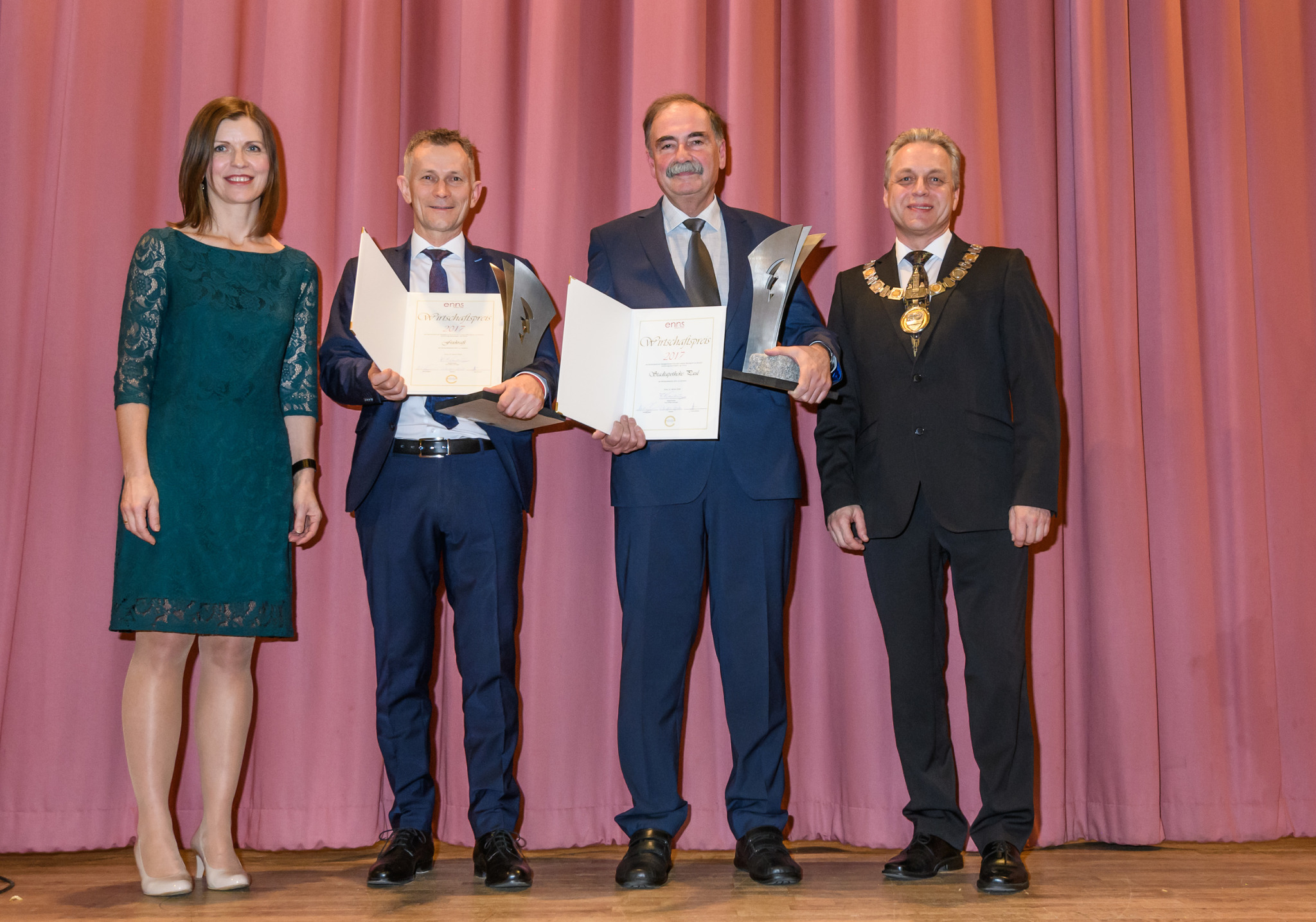 Stadt Enns vergab Wirtschaftspreis Enns