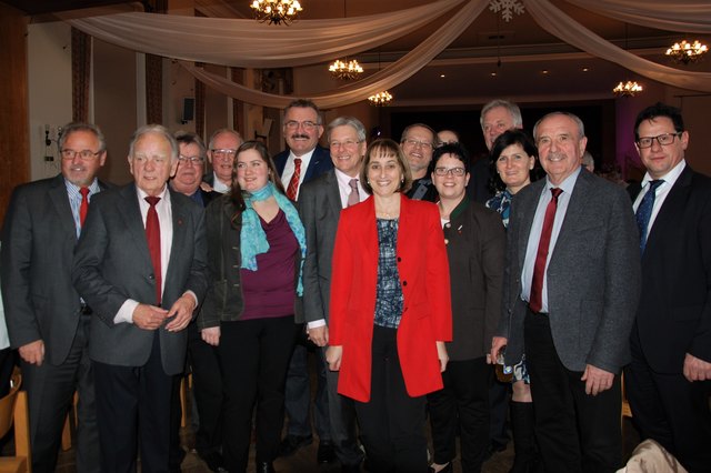 Die Ehrengäste des Bezirksballes mit LH Peter Kaiser | Foto: KK