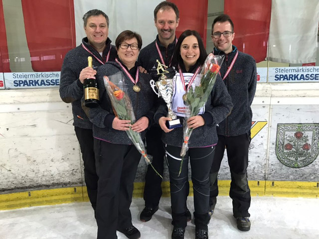 Die Breitenwanger freuten sich über Bronze. | Foto: SCB