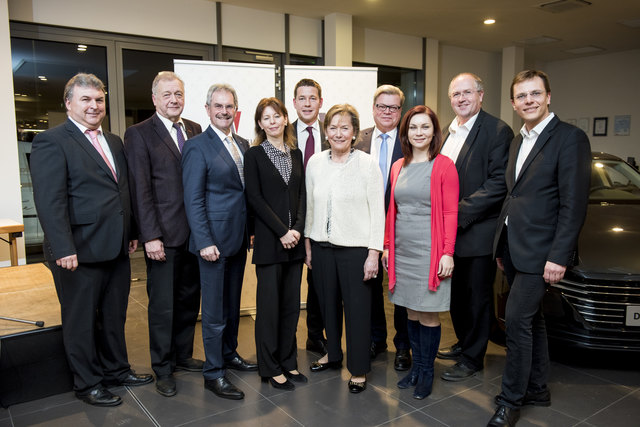 Klaus Kaweczka, Franz Wiedersich, Karl Wilfing, Verena Sonnleitner, Kurt Hackl, Sonja Zwazl, Harald Servus, Eva-Maria Himmelbauer, Alfred Pohl und Gernot Wiesinger | Foto: Imre Antal