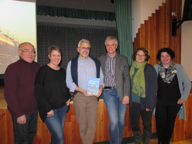 Der Familienverband und die Bücherei organisierten den Vortrag mit Dr. Eric Veulliet zum Thema Klimawandel.