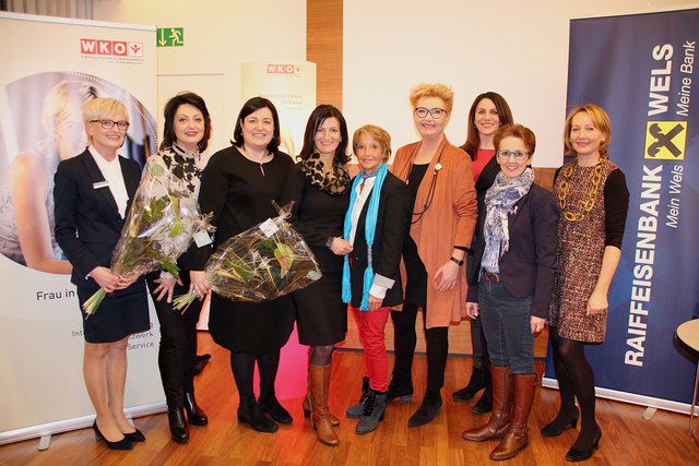 Gabriele Zeiger, Monika Herrnbauer-Thaler, Sybille Prähofer, Margit Angerlehner, Renate Pyrker, Maria Reischauer, Elke Drum, Marietta Aschauer-Kraft, Renate Katteneder (v.l.). | Foto: Traxler