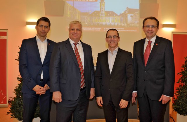 Stadt und Voith arbeiten eng zusammen: Christoph Schwarz, Leiter der Wirtschaftsservicestelle ecopoint, Leopold Heninger und, Robert Schuhmayer und Bürgermeister  Matthias Stadler. | Foto: Wolfgang Mayer