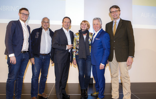 (c) 2018 - Politik, Landtagswahl 2018, VP, Zukunftsgesprch Klagenfurt. - Bild zeigt: Kandidaten und Besucher