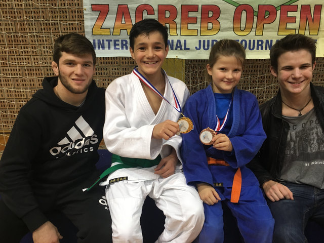 Von links: Kimran Borchashvili, Abdullah Magomerzujev, Anna Bachler und Sebastian Pehn in Zagreb. | Foto: Multikraft Wels