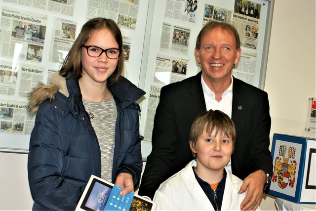 Milena Wastl (l.) gewann ein neues Tablet