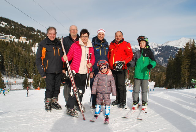 Am Katschberg: Edwin Storfer, Franz Eder, Beate Prettner, Seppi Bogensperger, Alfred Winkler und die kleine Lena Zils