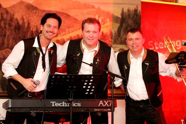 "Steiragold" unterhielt mit Volksmusik und Austropop.