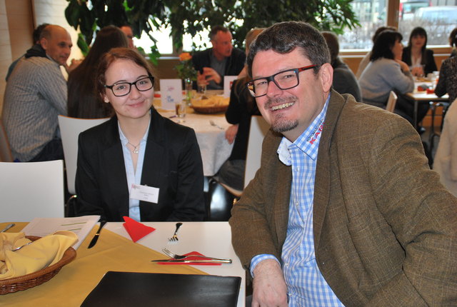 Bei einem Get together lernten sich Praktikanten und Praktikumsgeber kennen