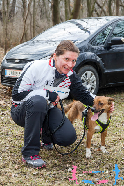 Mensch und Hund sind glücklich im Team nach dem Rennen © SpeedRunners.at