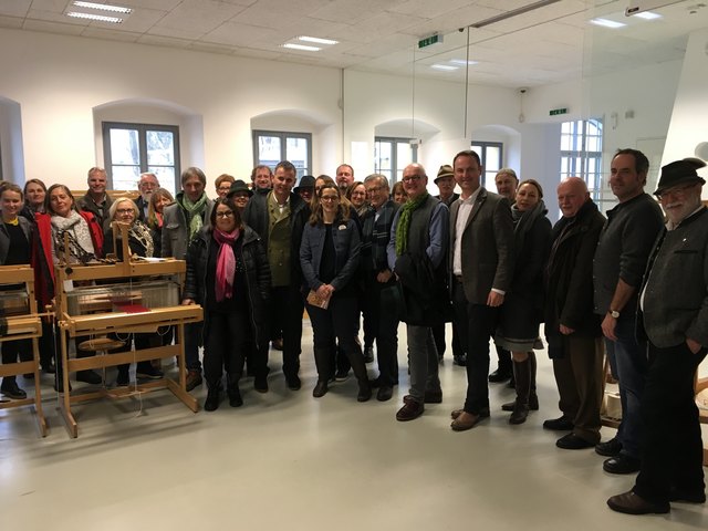 Die Goiserer besuchtem im Zuge des Positionierungsprozesses das Textile Zentrum in Haslach