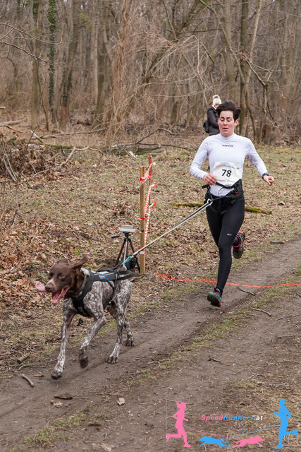 Canicross die Siegerin der Damen © SpeedRunners.at