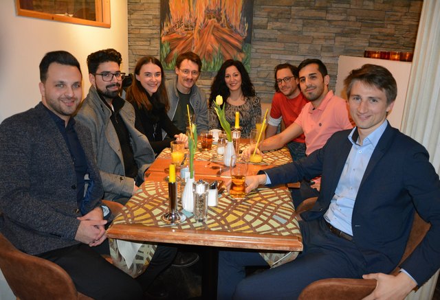Muslimisch-christliche Dialoggruppe „Telfer Aufbruch“ - v.r.: Hannes Augustin, Kubilay Yigitbasi, Hannes Schermann, Dilek Er, Mathias Steixner, Theresa Braun, Emin Er, Ahmet Demirci.