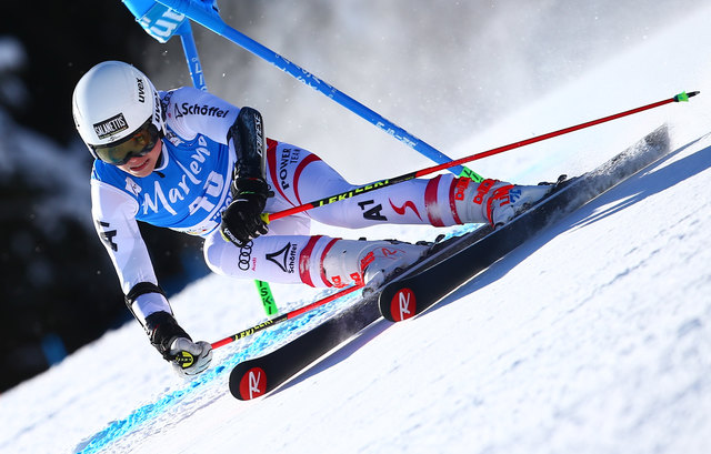Eine Woche nach ihrem Weltcup-Debüt holte Julia Scheib Gold bei der Junioren-WM. | Foto: GEPA