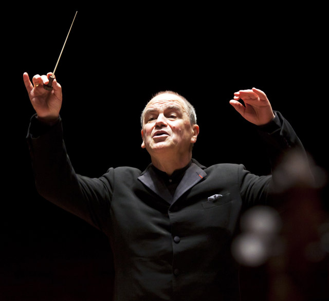 Hans Graf ist Dirigent des Houston Symphony Orchestra. | Foto: Bruce Bennett