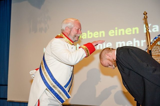 Der Kaiser hat beim heurigen Pörtschacher Narrenrat hochgradigen Besuch