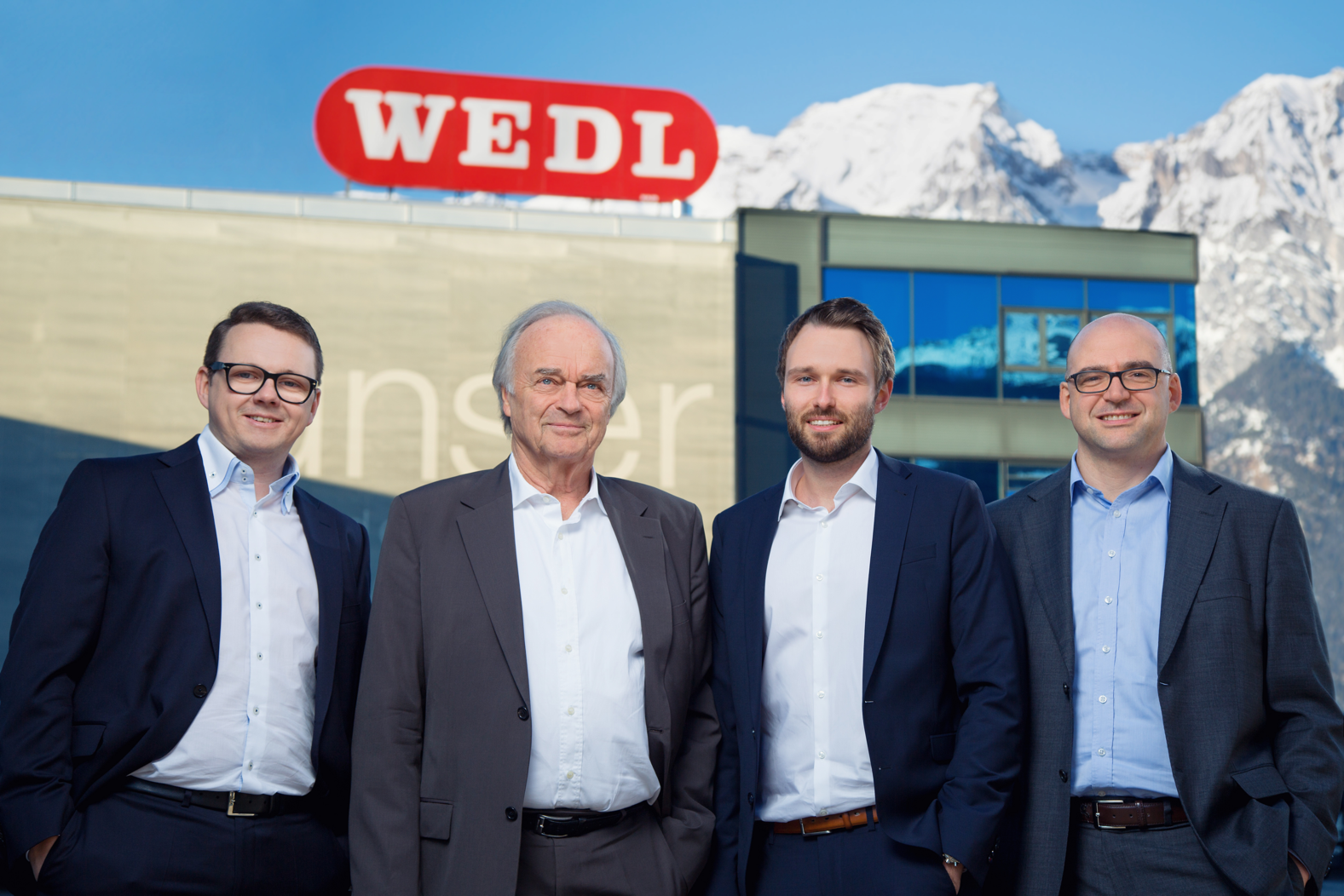 KR Wedl mit seiner Geschäftsleitung; Prok. Klaus Mantl, KR Leopold Wedl, Prok. Lorenz Wedl, Prok. Tobias Waidhofer (v.l.n.r.)
