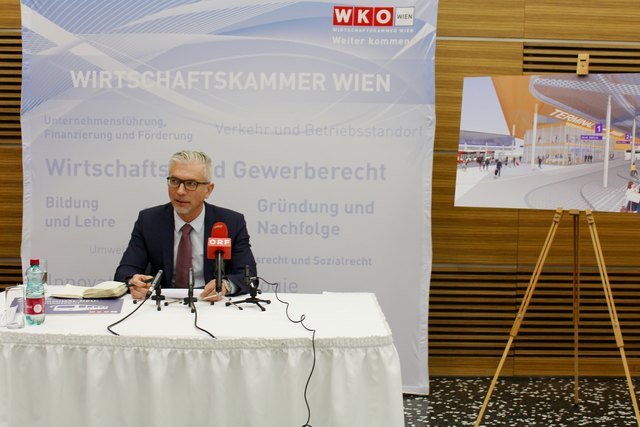 Davor Sertic, Obmann der Sparte Transport&Verkehr präsentiert Entwürfe und das Konzept für Wien´s neues Fernbusterminal am Verteilerkreis Favoriten